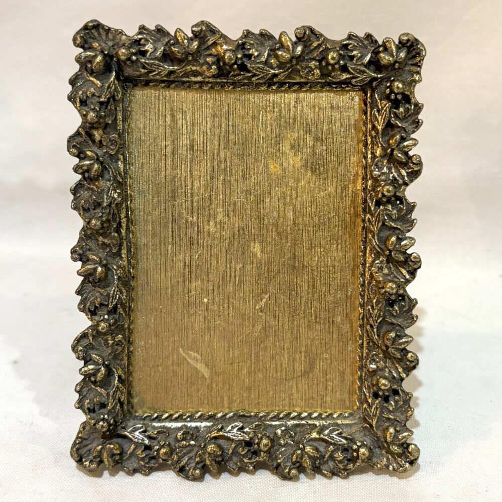 VTG Mementos Gold Gilt Brass Floral Cannetille Rectangular Photo Frame